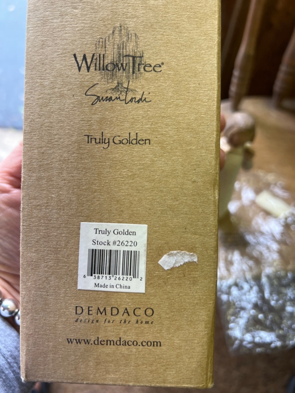 Willow Tree Figurine in Cream with Gold Necklace NWT - Picture 8 of 8